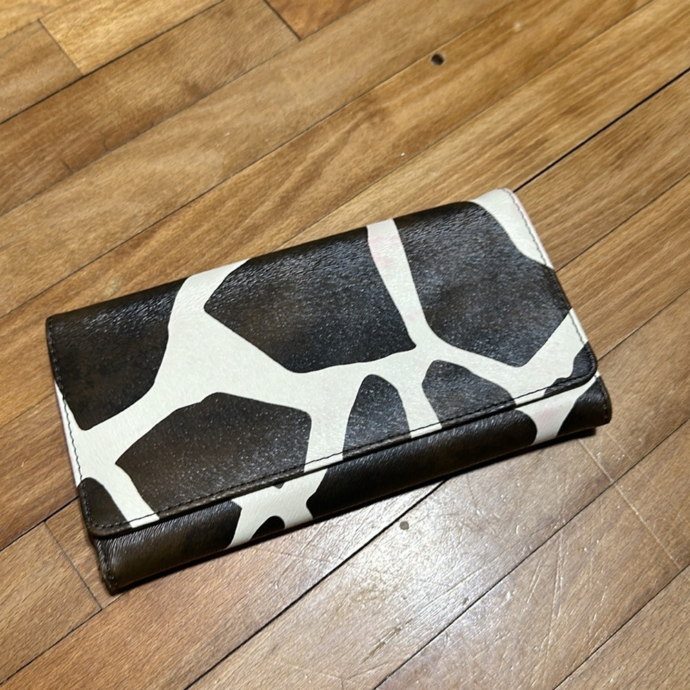 Dooney & Bourke Crossbody Giraffe print with Red Leather trim NWOT W/FRE… - Picture 12 of 13